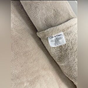 Calvin Klein Cream Plush Queen Blanket